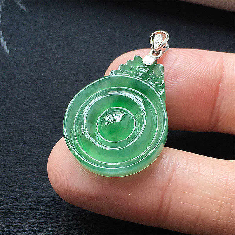 （7月22日 已结缘）冰种翠绿色福在眼前吊坠女款老种a货冰绿福贝
