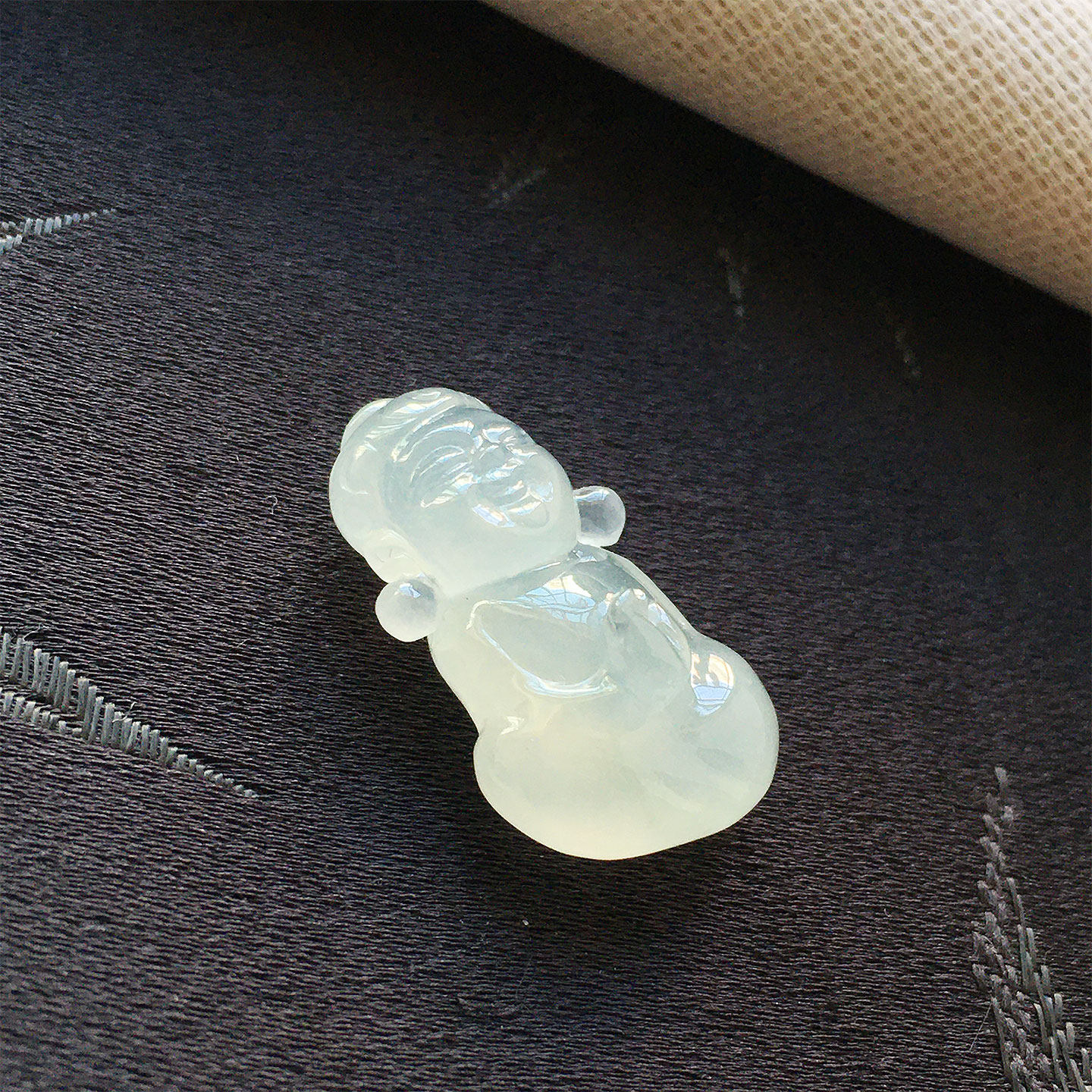 缅甸翡翠冰种纯净宝宝佛吊坠裸石