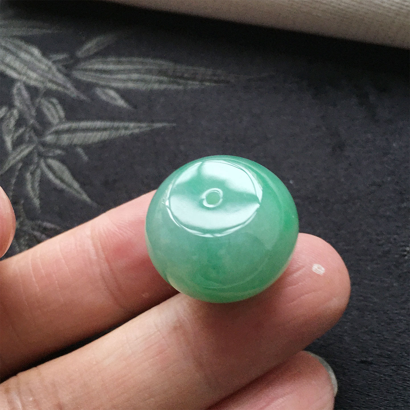 缅甸冰种阳绿翡翠路路通吊坠鼓珠