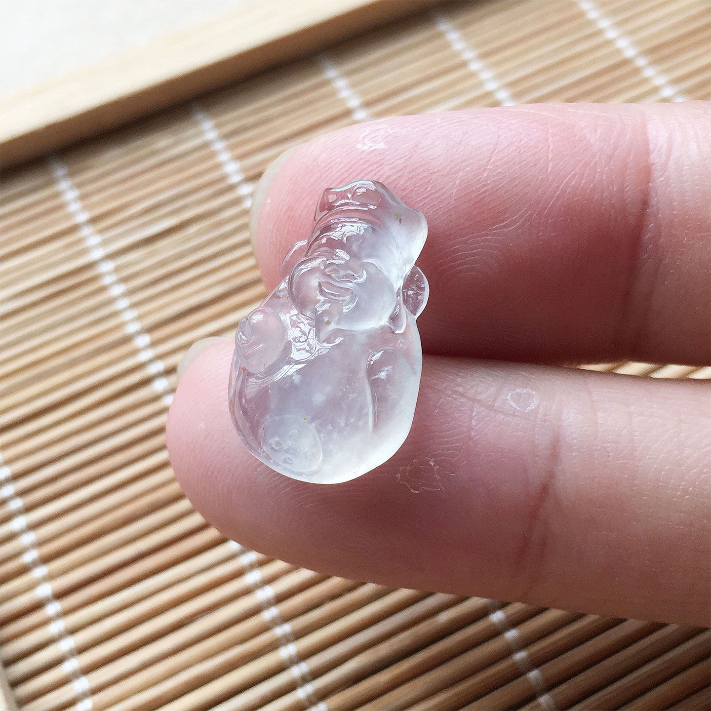 缅甸翡翠玻璃种起光玉财神吊坠