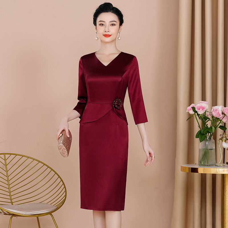 婚礼妈妈礼服喜婆婆婚宴装儿子结婚洋气丈母娘年轻高贵小个子旗袍