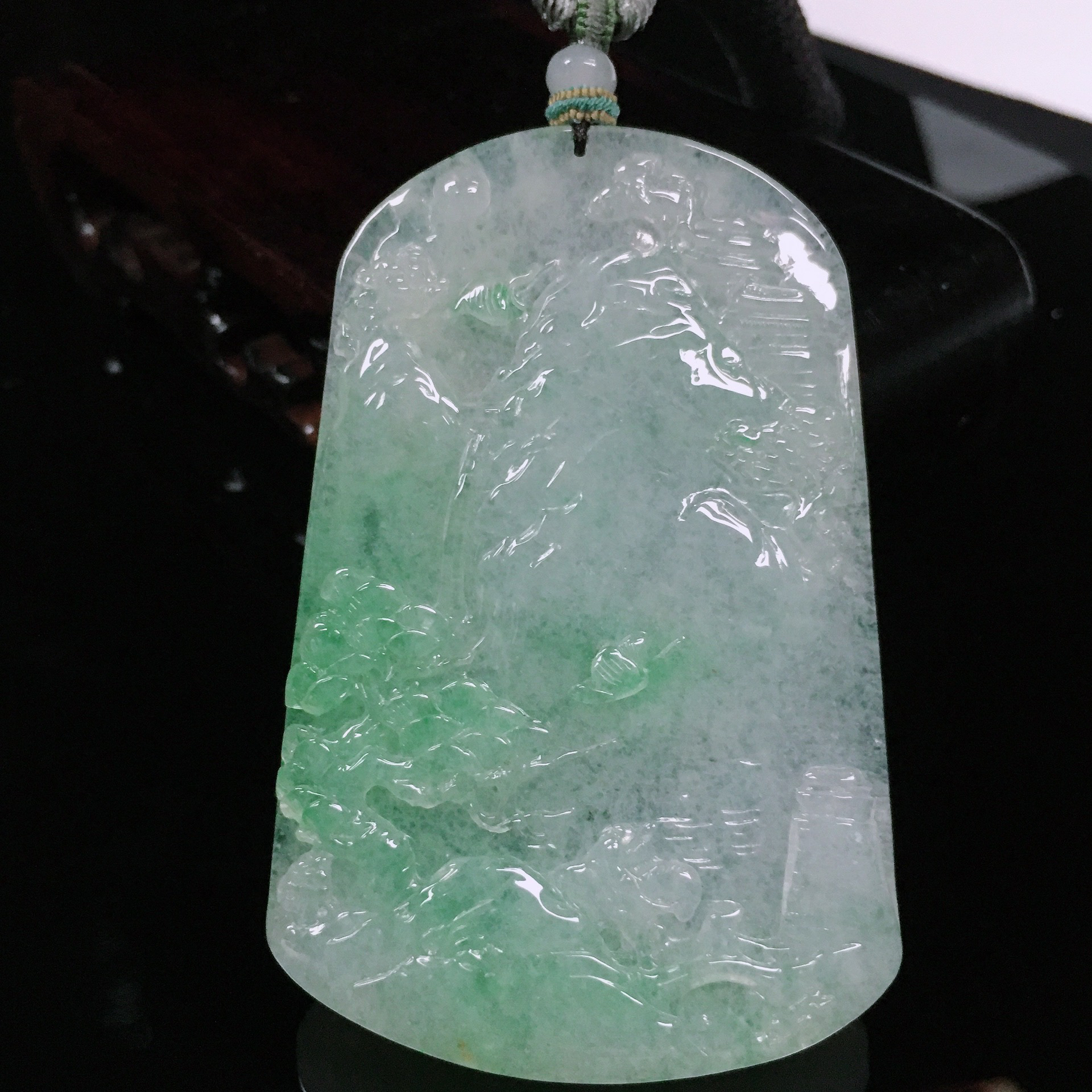 缅甸天然翡翠A货精雕冰种飘绿山水意境牌吊坠挂件