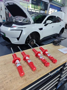 阻尼可调提升舒适性 阿维塔11升级KONI变色龙避震