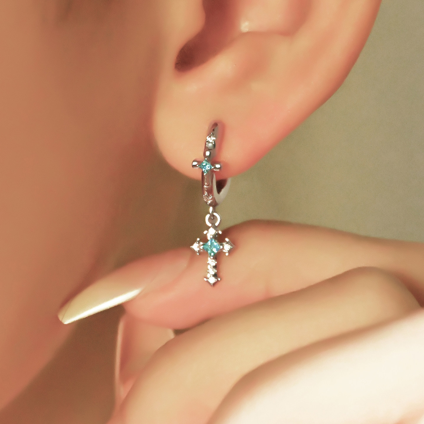 KNA珂娜「海雾十字星」锆石耳扣316L医用钛钢耳圈十字架耳钉耳饰