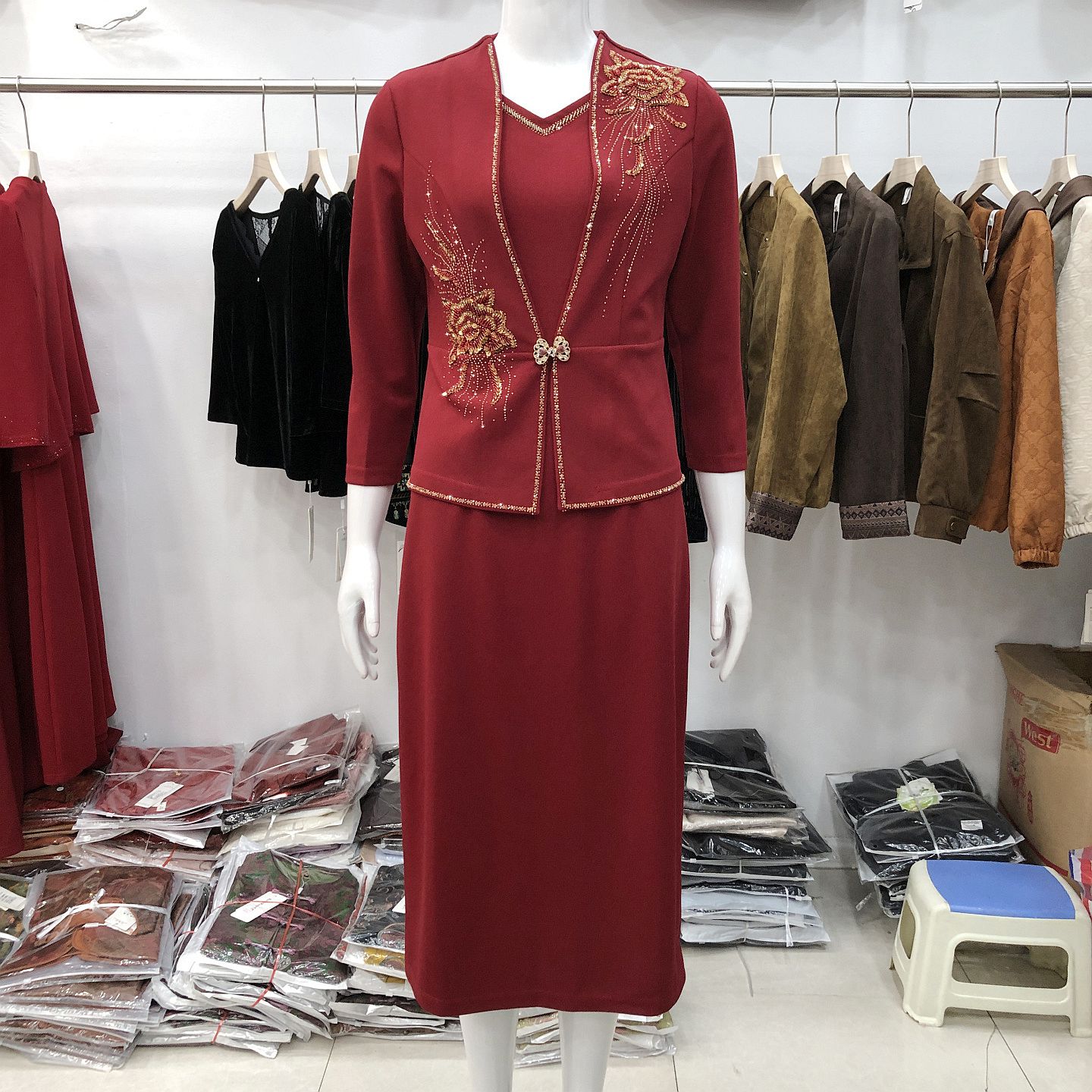 拉斯维加斯2613 高档喜婆婆订婚宴套裙秋季新款妈妈敬酒服连衣裙