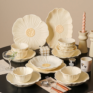 陶瓷碗家用2026新款餐具套装乔迁新居新婚礼物碗盘套装家用碗筷碟