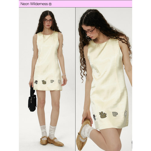 霓虹大荒野® cozy符号拼布刺绣浪漫缎光连衣裙