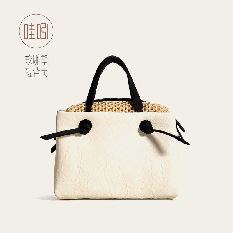 哇吲原创豆腐包女士轻奢斜挎包时尚小众设计高级感通勤小方包N200