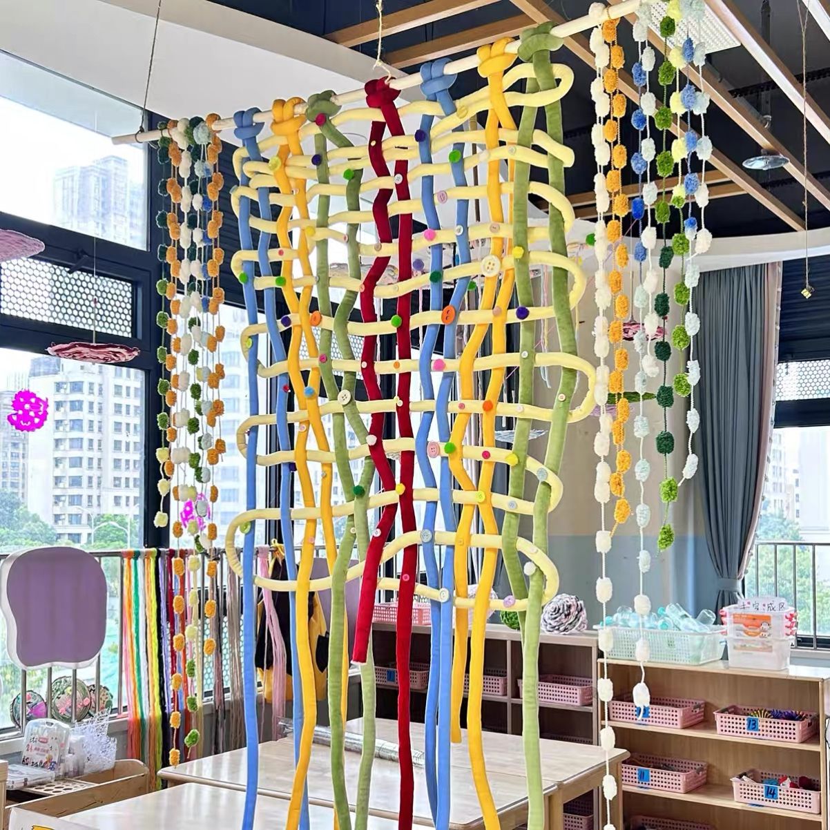 冰岛线幼儿园空中吊饰环创教室走廊墙面场景布置编织区域装饰材料