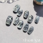 Kitty猫 MUSSIE NAIL新款 暗黑甜酷立体三丽鸥猫眼短款 穿戴甲
