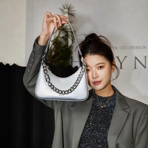 欧尚典女包腋下包2024春新款牛皮小众链条包女甜美单肩斜挎月亮包