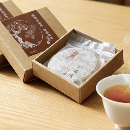 王德传年份茶临沧春蕊普洱生茶饼