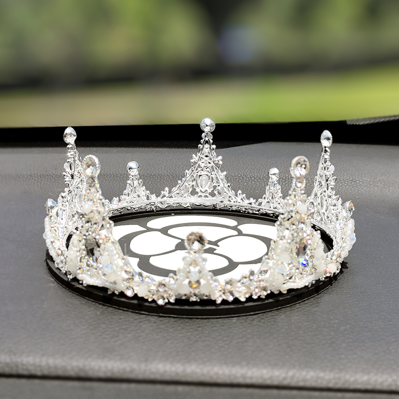 汽车车载手工镶钻皇冠摆件创意防滑垫可爱车内女神饰品垫子车上女