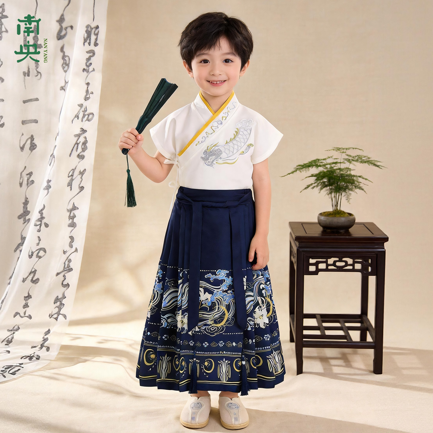 南央明朝服饰男童明制汉服马面裙图片