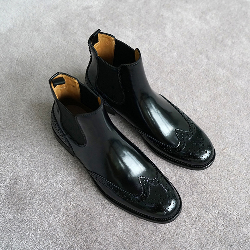 切尔西短靴女春秋真皮圆头平底雕花女靴子黑色英伦帅气粗跟马丁靴在类目 女鞋, 靴子中 - 来自Buy2taobao.com提供专业的淘宝代购服务