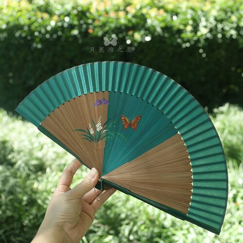新中式竹制折叠蝴蝶汉服折扇