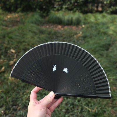 中国风竹制绫绢兔子半手工折扇