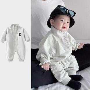 婴儿连体衣春秋款男宝宝英伦绅士字母帅气户外春装拍照长袖爬服