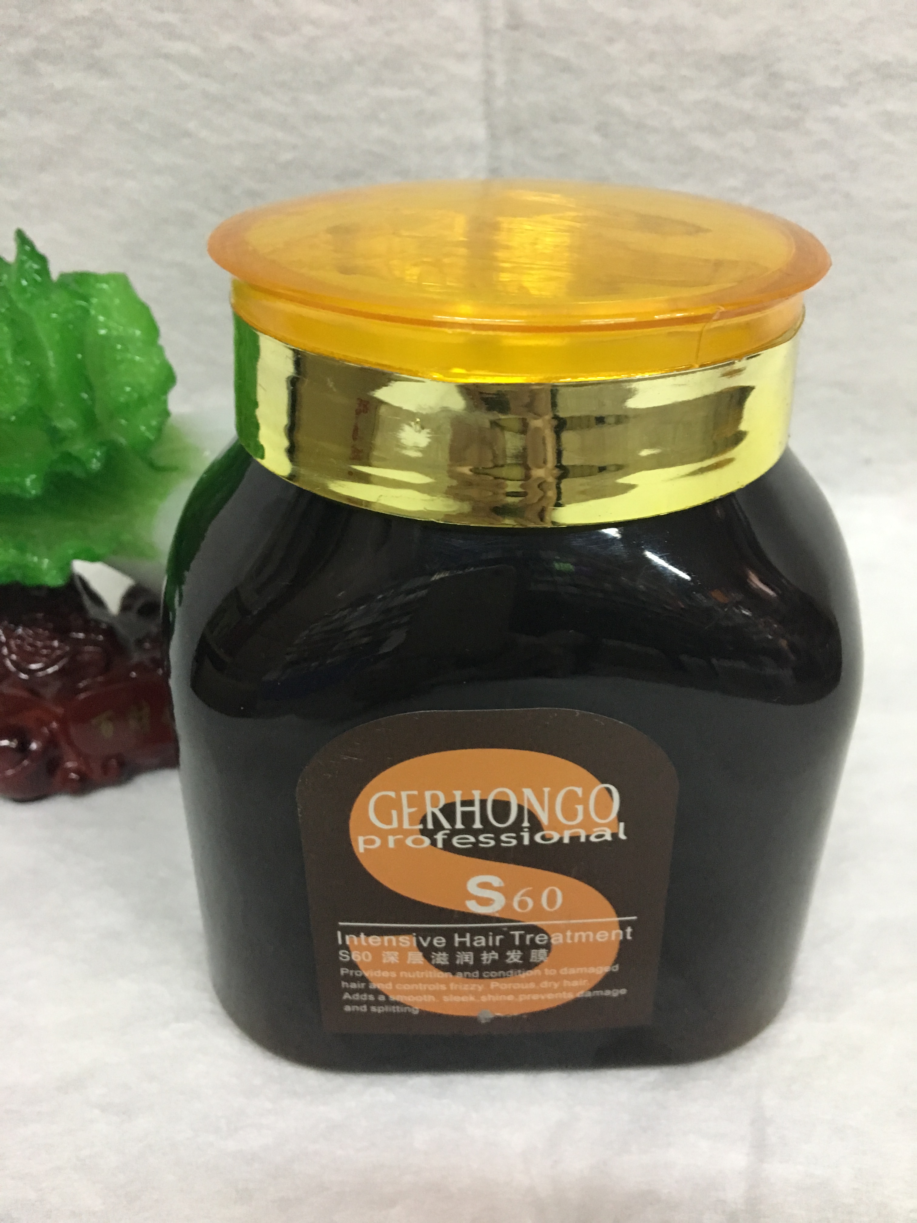 滋润营养柔顺修复护发素倒膜