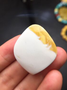 霸气风妖孽蜜蜡吊坠