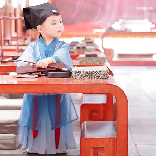 幼儿国学汉服毕业典礼开笔礼服装
