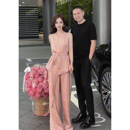董小姐夏季V领提花女装两件套