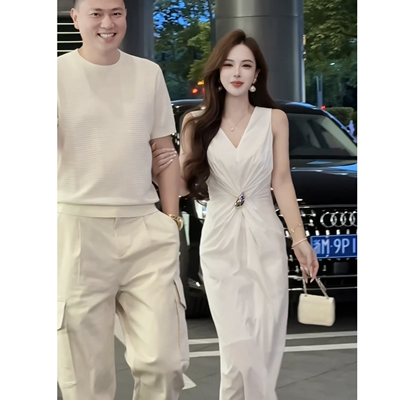 董小姐法式纽结小白连衣裙