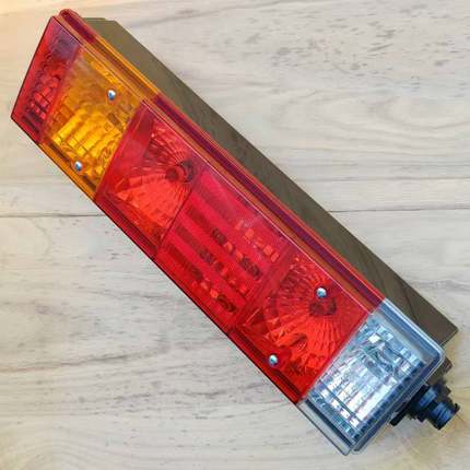 适用于陕汽德龙新M3000后尾灯侧孔电子LED原车灯泡款总成货车配件