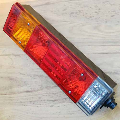 适用于德龙侧孔电子总成后尾灯