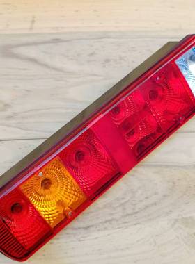 适用于重汽豪沃后尾灯总成电子LED款HOWO原车灯泡款380防水后尾灯