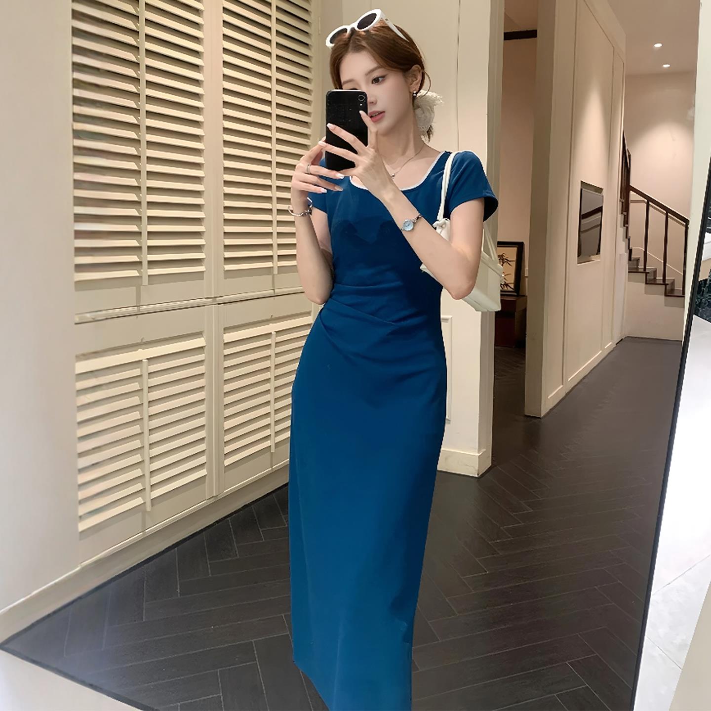 法式方领短袖连衣裙女2025夏季新款今年流行爆款巨好看掐腰长裙子