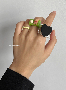 多喜商店【抹茶布丁熊】卡通小熊可爱亚克力波浪日韩黑色爱心戒指