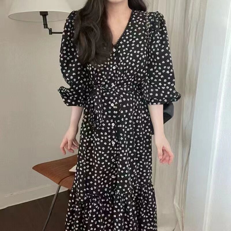 韩国chic2026春季法式花边V领满屏碎花设计系带收腰泡泡袖连衣裙