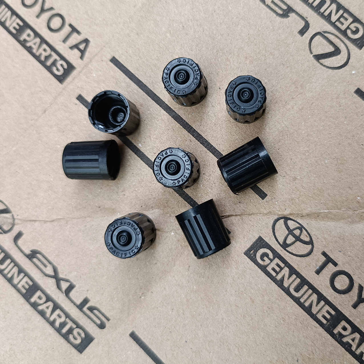 原厂丰田轮胎气门嘴帽凯美瑞亚洲龙RAV4荣放雷凌卡罗拉气芯盖帽子,汽车用品/电子/清洗/改装,胎压监测,淘宝优惠券,粉丝福利购,淘宝优惠卷