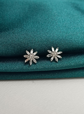 18k金耳钉天然钻镶嵌14分钻石耳线小雪花花朵钻石时尚简约耳环