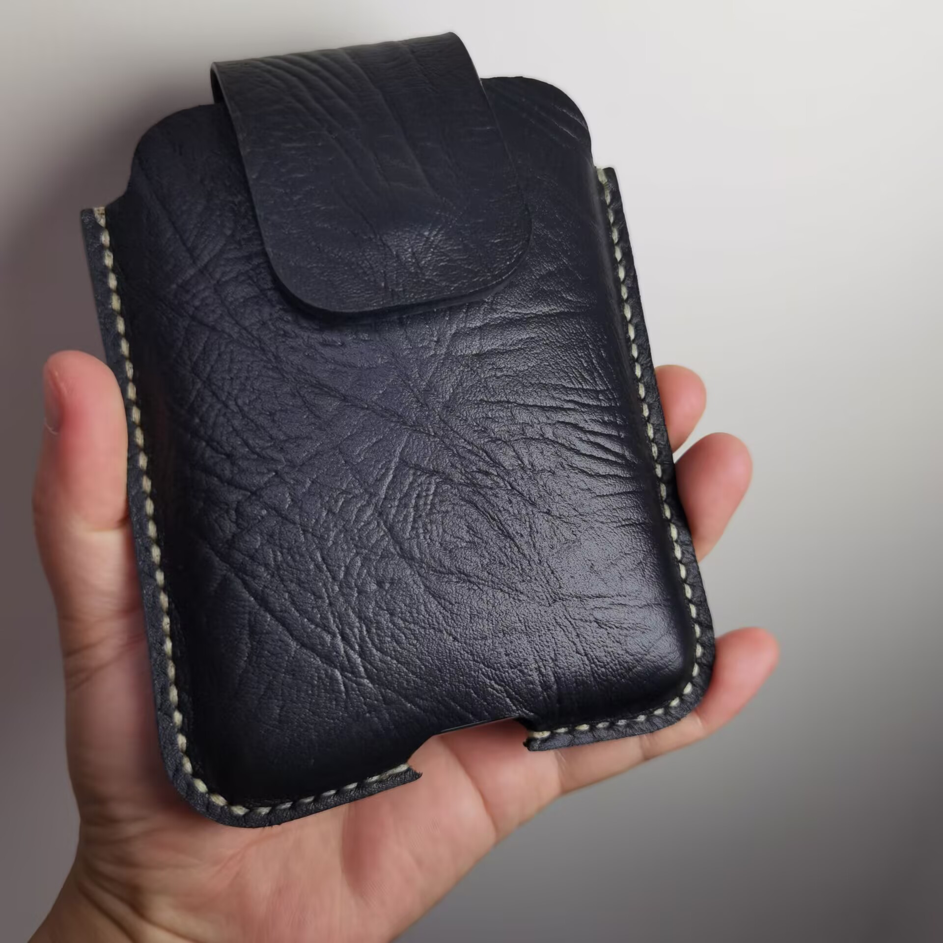 适用于苹果iPhone Duo大阔折叠新款折叠f屏手机套随身挂腰手机套fold8户外复古手工头层牛皮穿皮带保护套