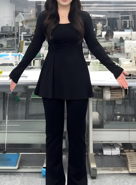 大码早秋chic上衣女黑色收腰内搭打底衫微胖mm显瘦遮肚长袖针织衫