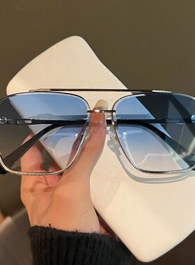 2026年新款透明蓝色太阳镜男士复古双梁开车墨镜出游旅行防紫