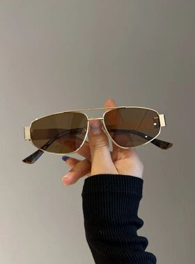 2026新款开车墨镜男级感复古防紫外线太阳眼镜女双梁金属网红款