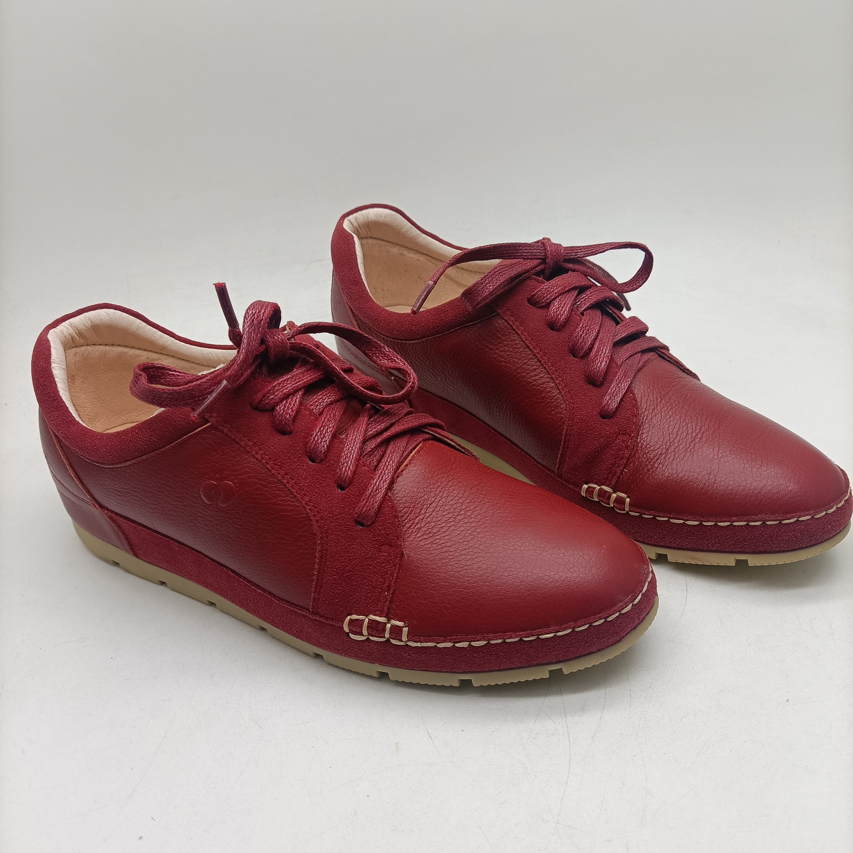 春夏款韩版潮流百搭休闲皮鞋透气浅口系带内外全真皮欢女单鞋腾