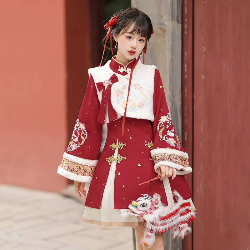 原创设计秋冬汉服小个子新年战袍