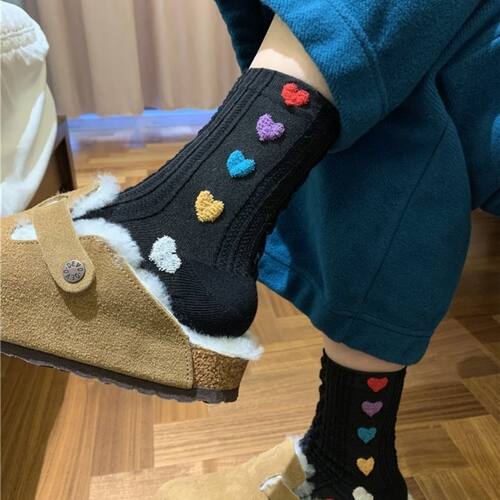 立体爱心黑色百搭中筒袜