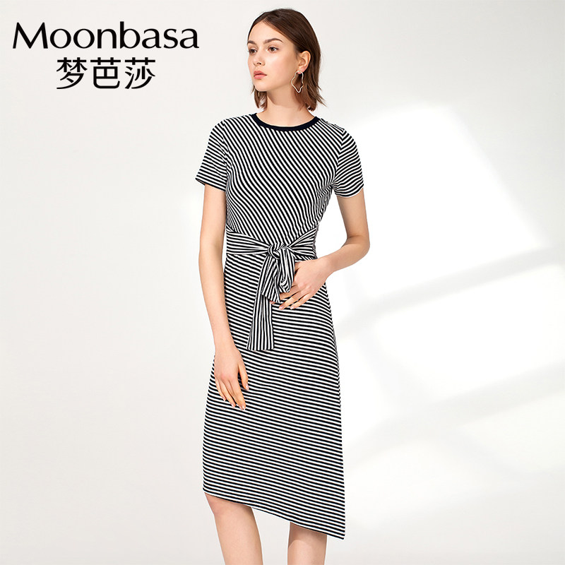 梦芭莎连衣裙中长款2019夏新品时尚简洁条纹蕾丝蝴蝶结腰带裙子