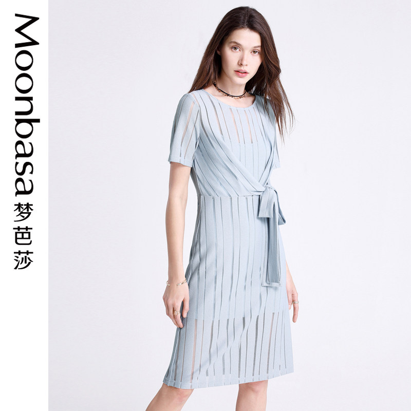 Moonbasa/梦芭莎条形针织两件套绑带收腰连衣裙（送吊带背心裙）