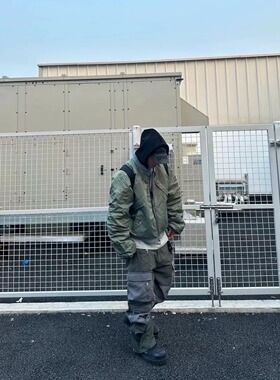 折扣 Far archive 23FW 弯刀弧形拉链连帽棉服金属尼龙bomber夹克