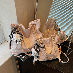 艾米兔女包2026新款百搭通勤大容量韩版时尚潮流流行单肩托特包