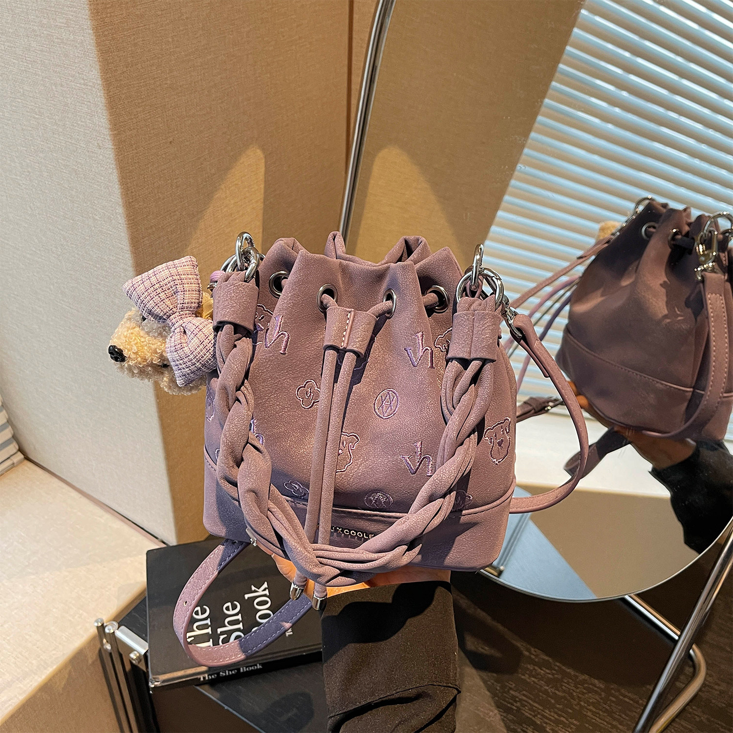 艾米兔女包2026新款潮流时尚通勤手提包韩版洋气小众单肩斜挎包