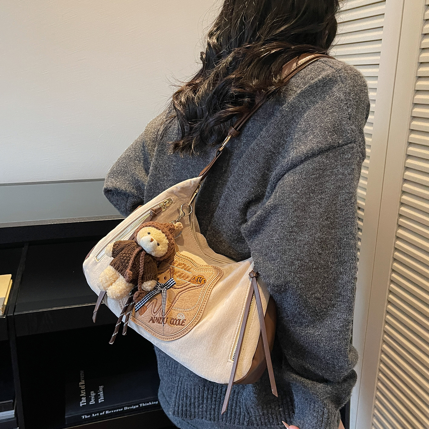 艾米兔女包2025新款通勤日常百搭小众设计质感简约单肩斜挎托特包