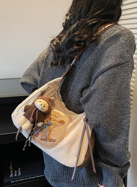 艾米兔女包2026新款通勤日常百搭小众设计质感简约单肩斜挎托特包