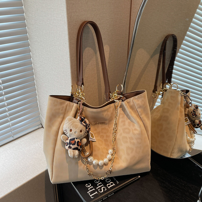 艾米兔女包2026新款百搭通勤质感珍珠链条大容量休闲单肩托特包